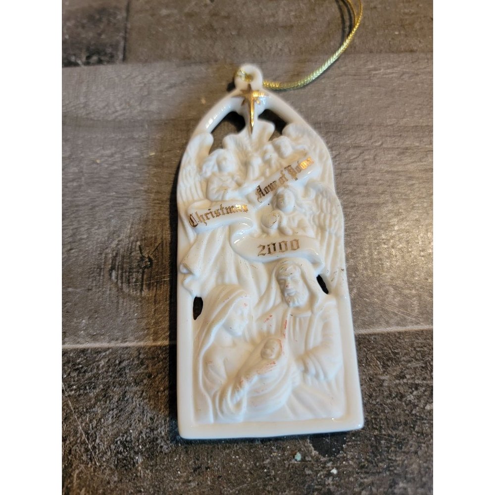 Ceramic Nativy scene Faith‎ Hope Love white ornament xmas